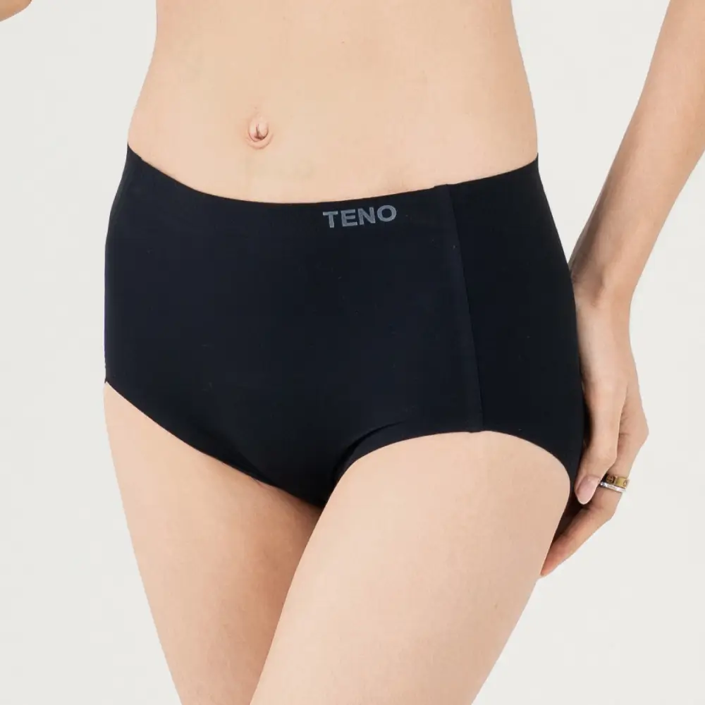 Liteform Panty black front 1